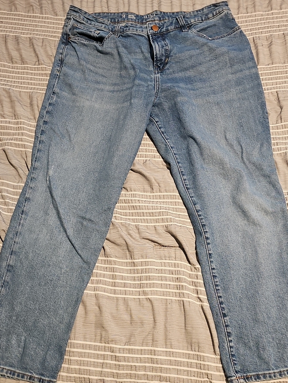 a.n.a Mid-Rise Boyfriend Jeans in Light Blue Denim